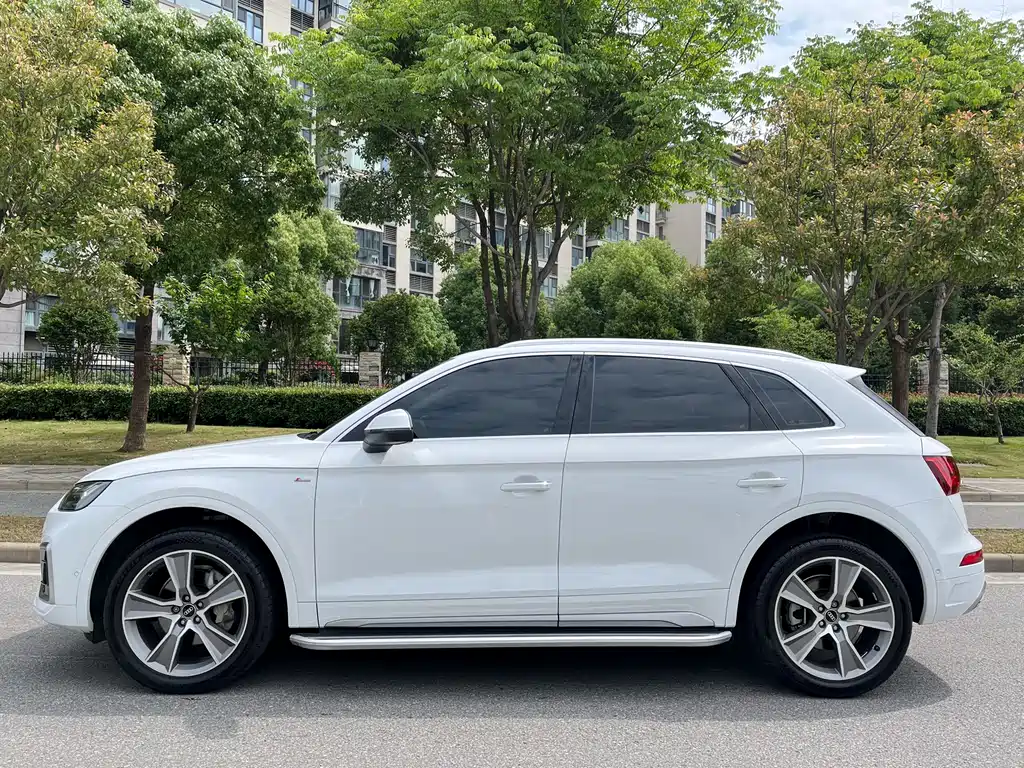 Audi Q5L 2023 — фото 4