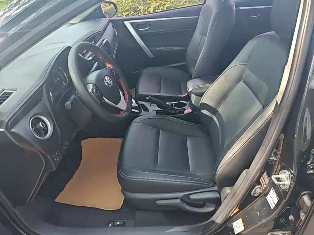 Toyota Corolla 2018 — фото 15