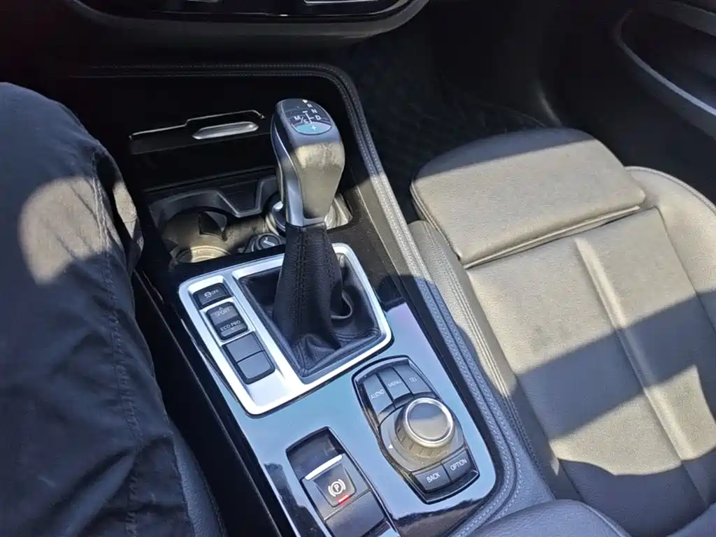 BMW 1 Series 2017 — фото 14