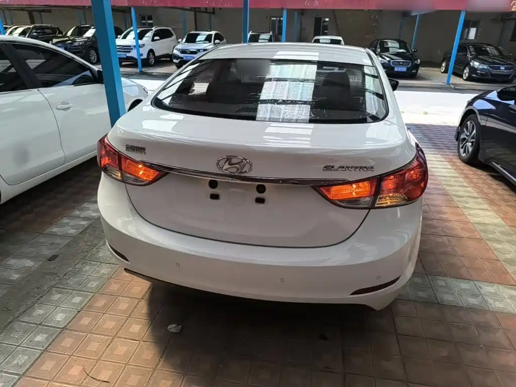 Hyundai Elantra Langdong 2015 — фото 6
