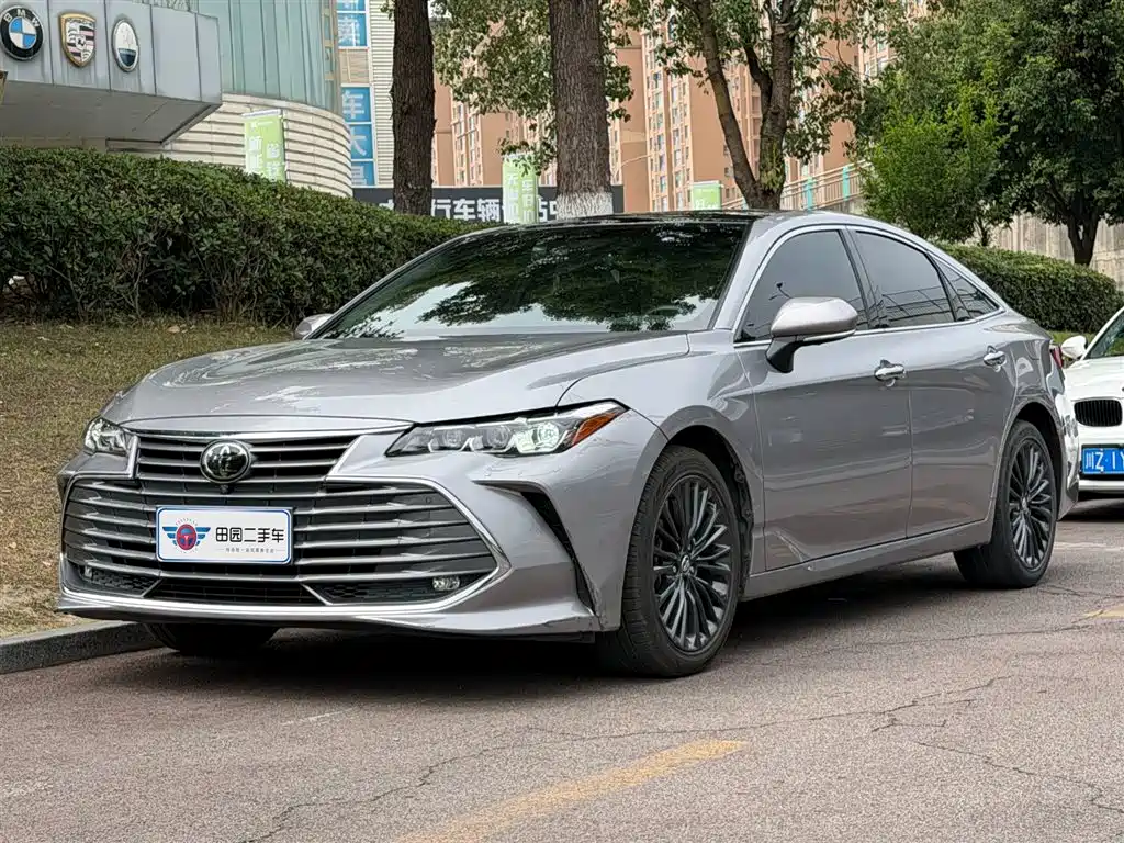 Toyota Avalon 2019 — фото 1