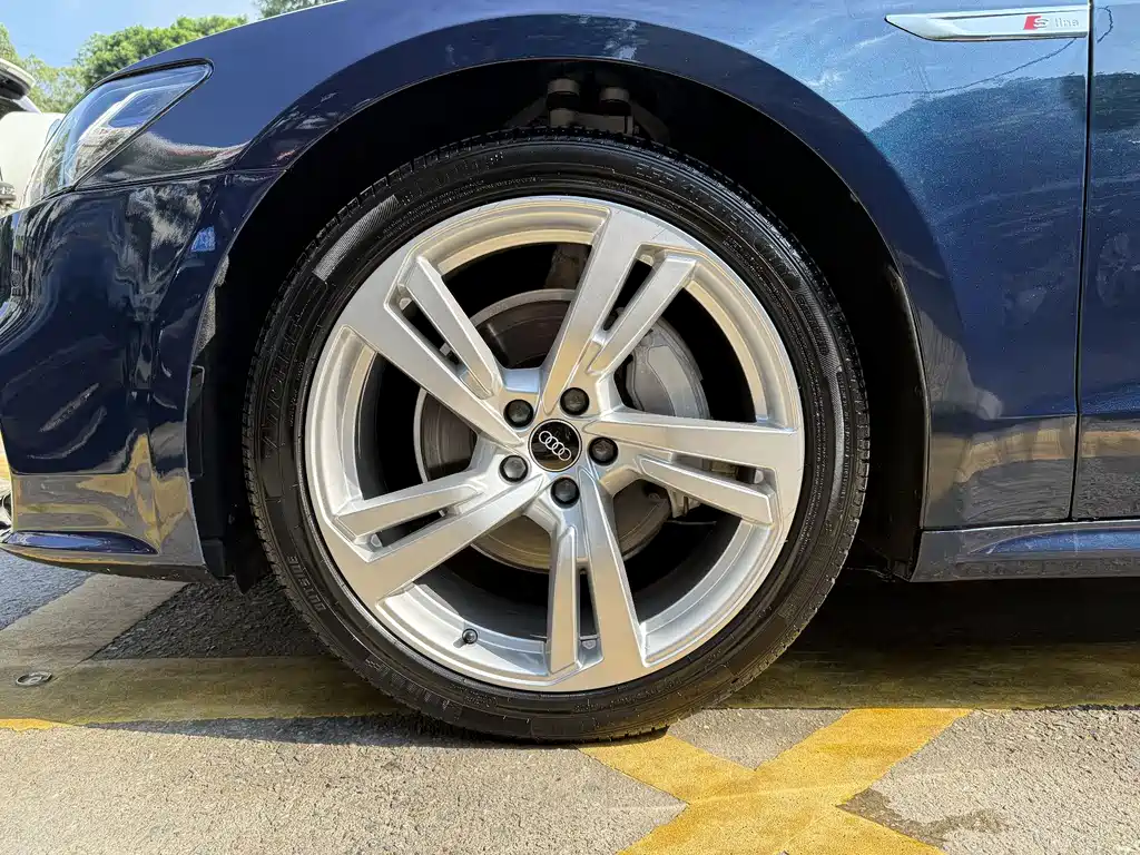 Audi A7L 2023 — фото 21