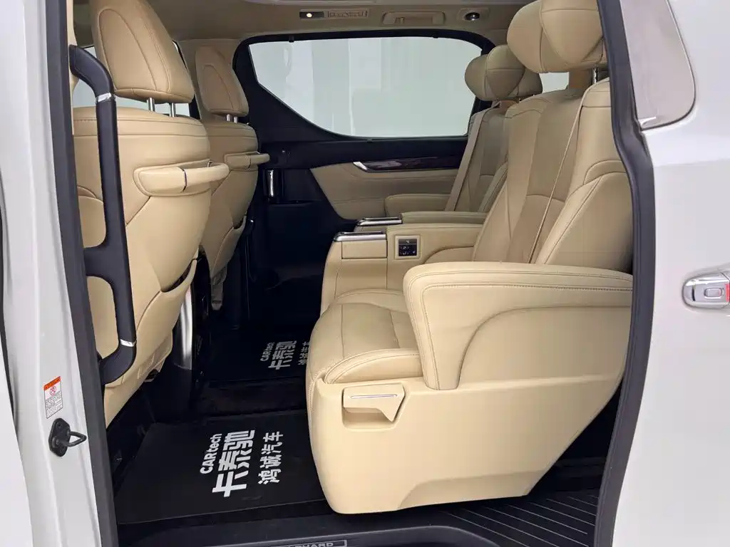 Toyota Alphard 2020 — фото 16