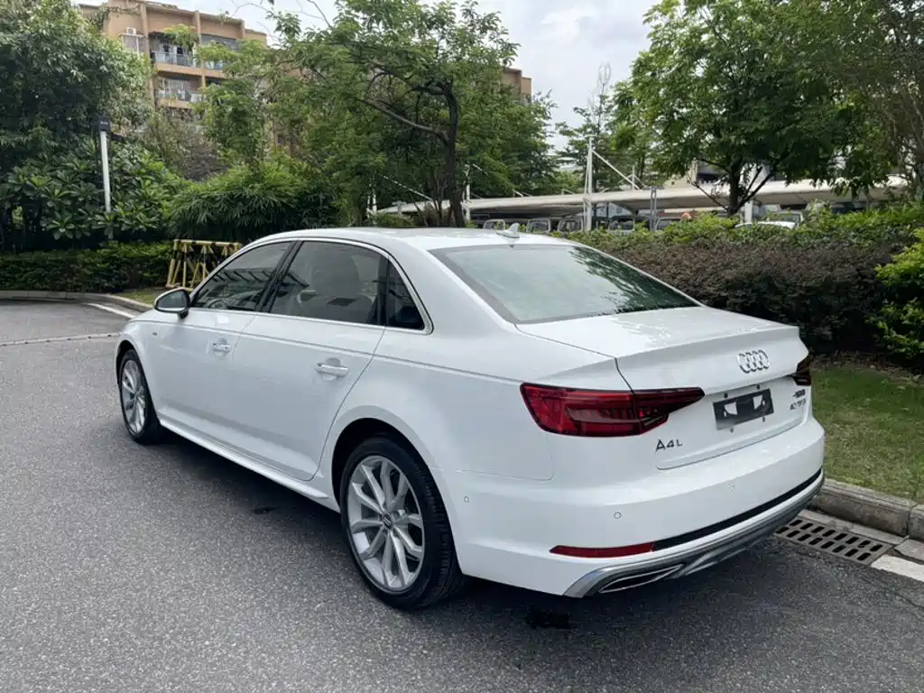 Audi A4L 2019 — фото 12