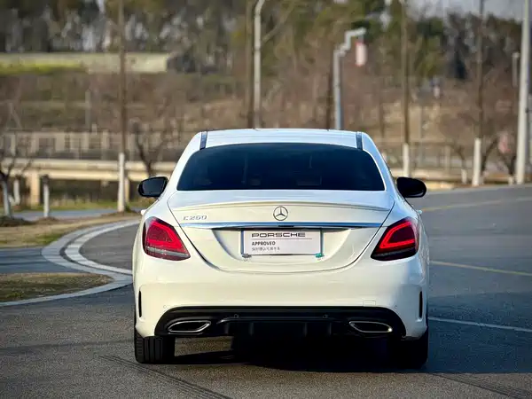 Mercedes-Benz C-Class 2019