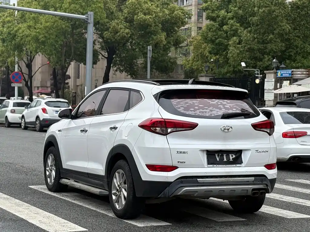 Hyundai Tucson 2017 — фото 17