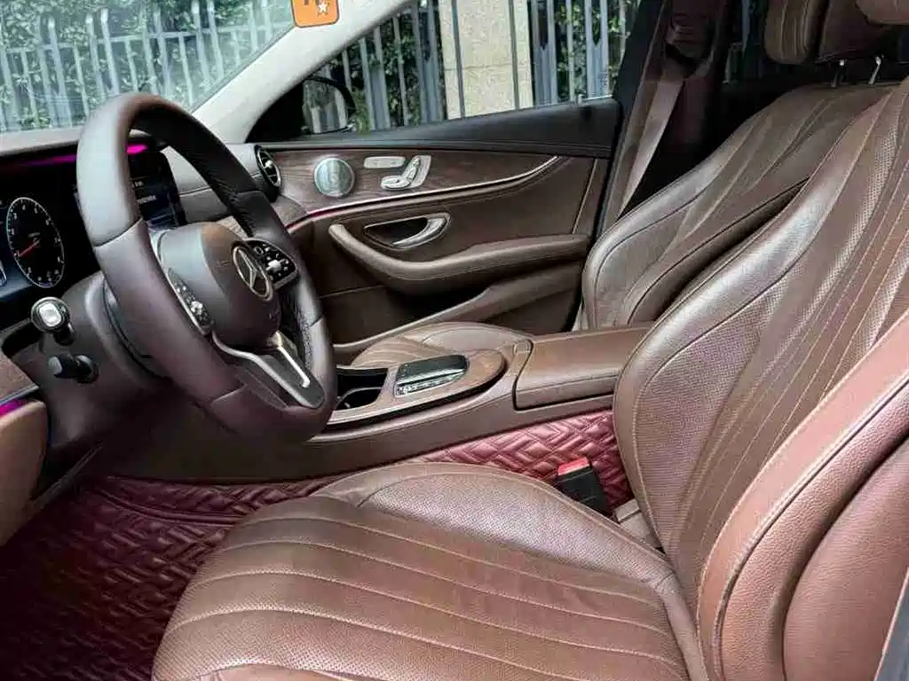 Mercedes-Benz E-Class 2020 — фото 9