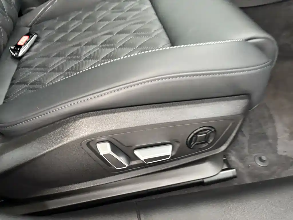 Audi A6L 2025 — фото 27