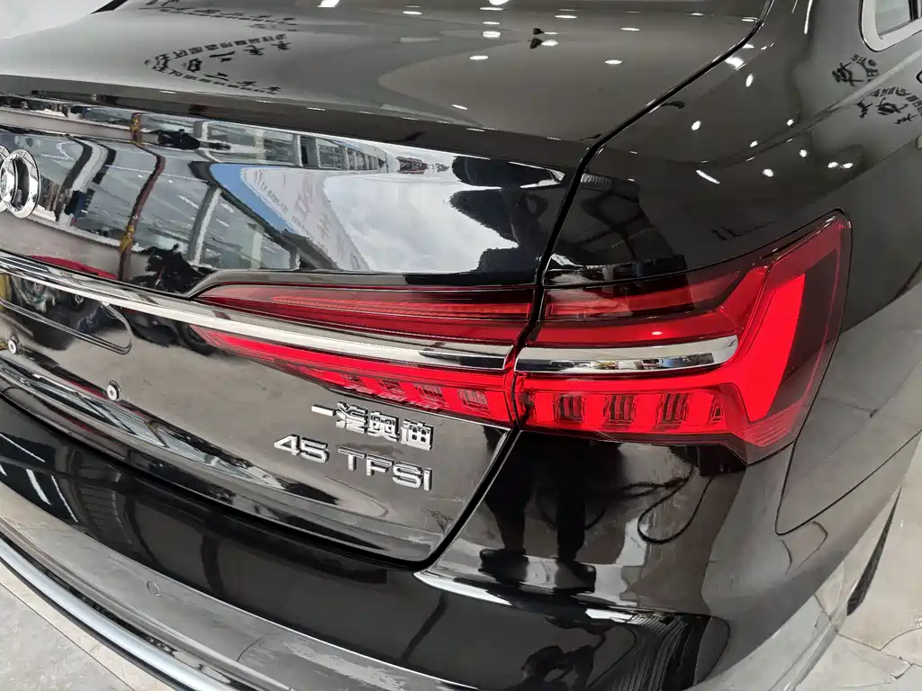 Audi A6L 2025 — фото 9