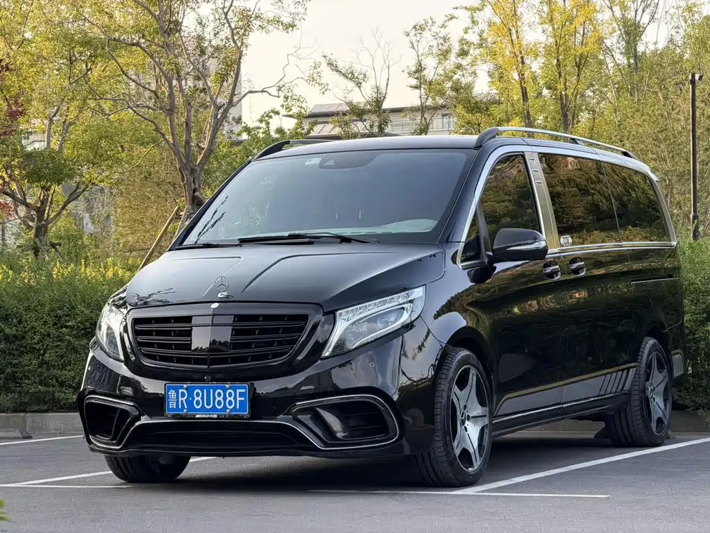 Mercedes-Benz V-Class 2021 — фото 1