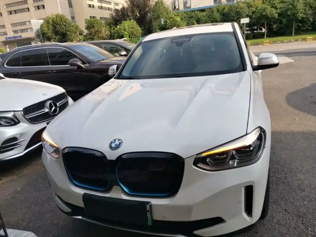 BMW iX3 2021