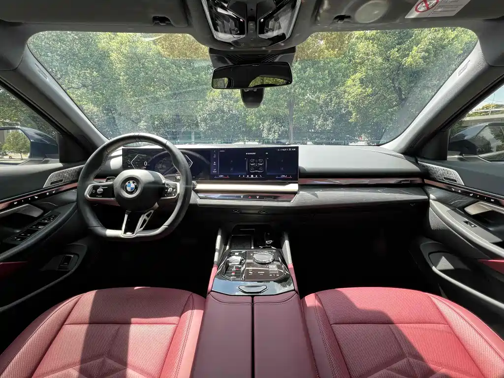 BMW 5 Series 2025