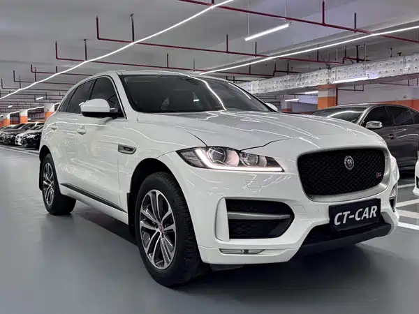 Jaguar F-PACE 2016