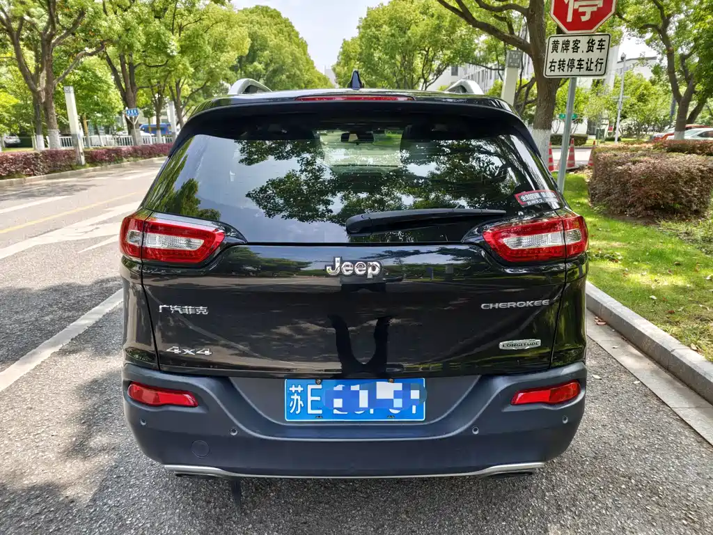 Jeep Cherokee 2017 — фото 4