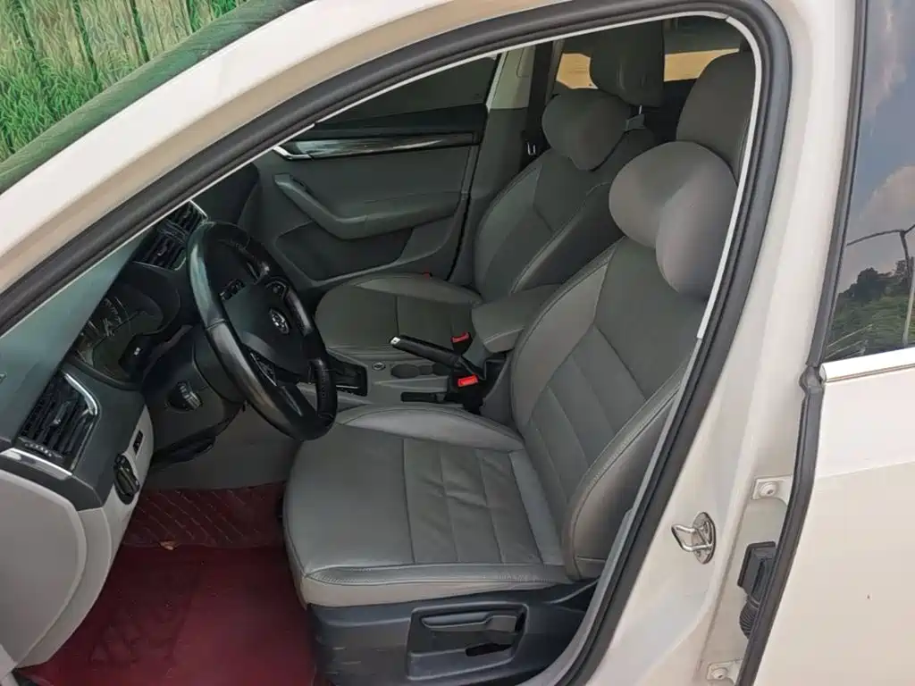 Skoda Octavia 2015 — фото 15