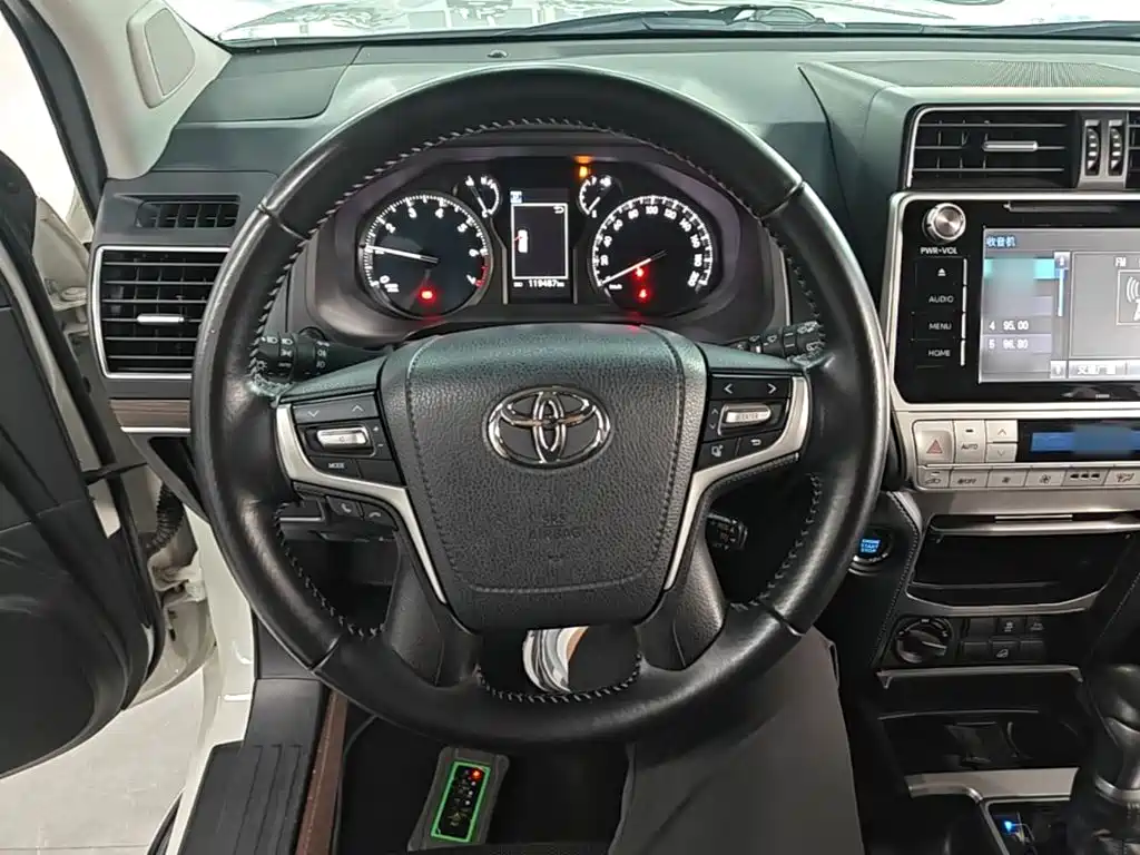 Toyota Prado 2019 — фото 11