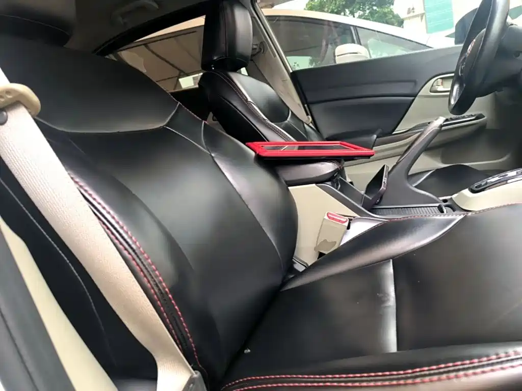 Honda Civic 2015 — фото 25