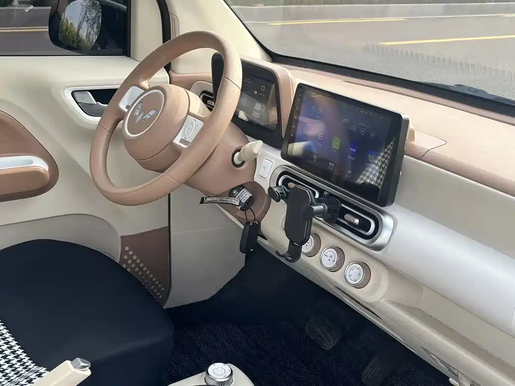 Wuling Hongguang MINIEV 2025