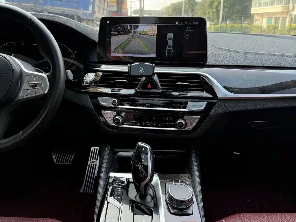 BMW 5 Series 2023 — фото 14