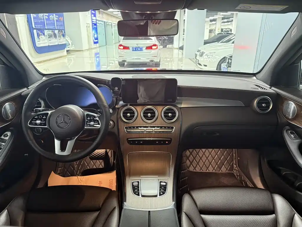 Mercedes-Benz GLC 2020 — фото 31