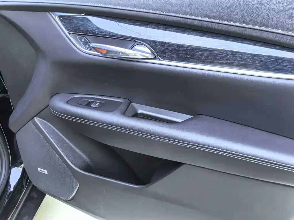 Cadillac XT5 2022 — фото 11