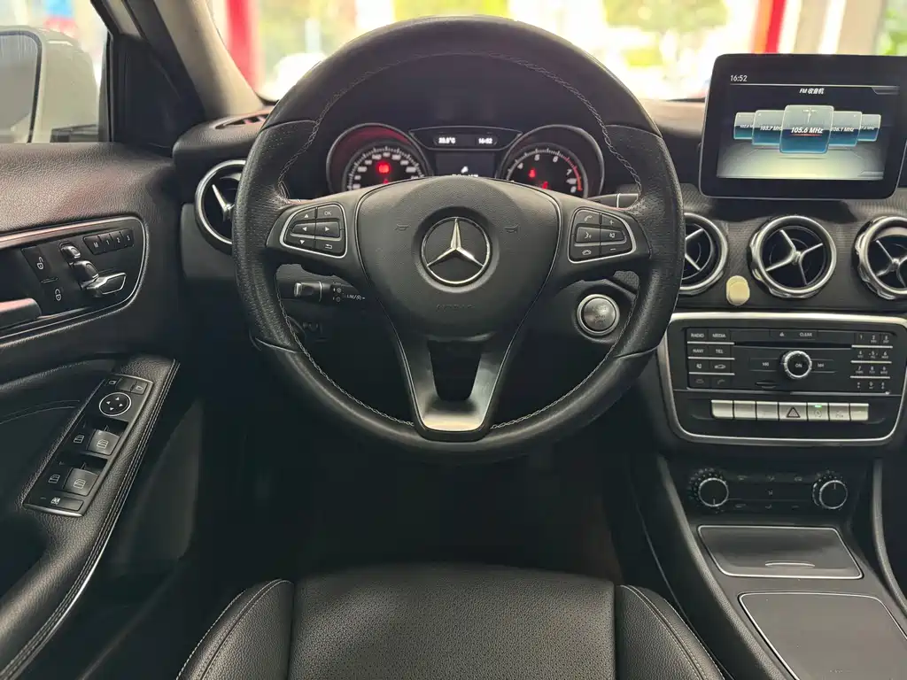 Mercedes-Benz GLA 2017 — фото 8