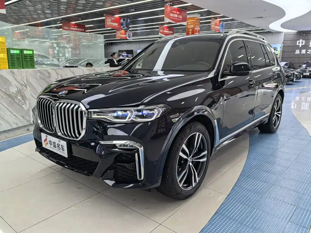 BMW X7 2022 — фото 1