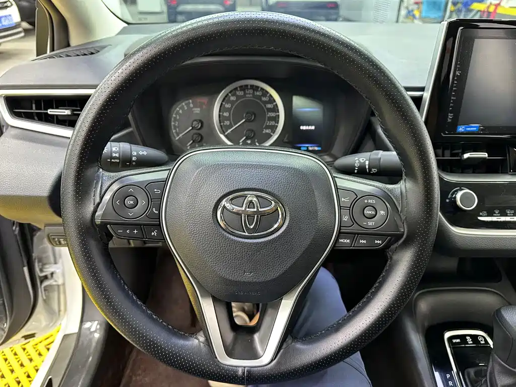 Toyota Corolla 2022 — фото 10