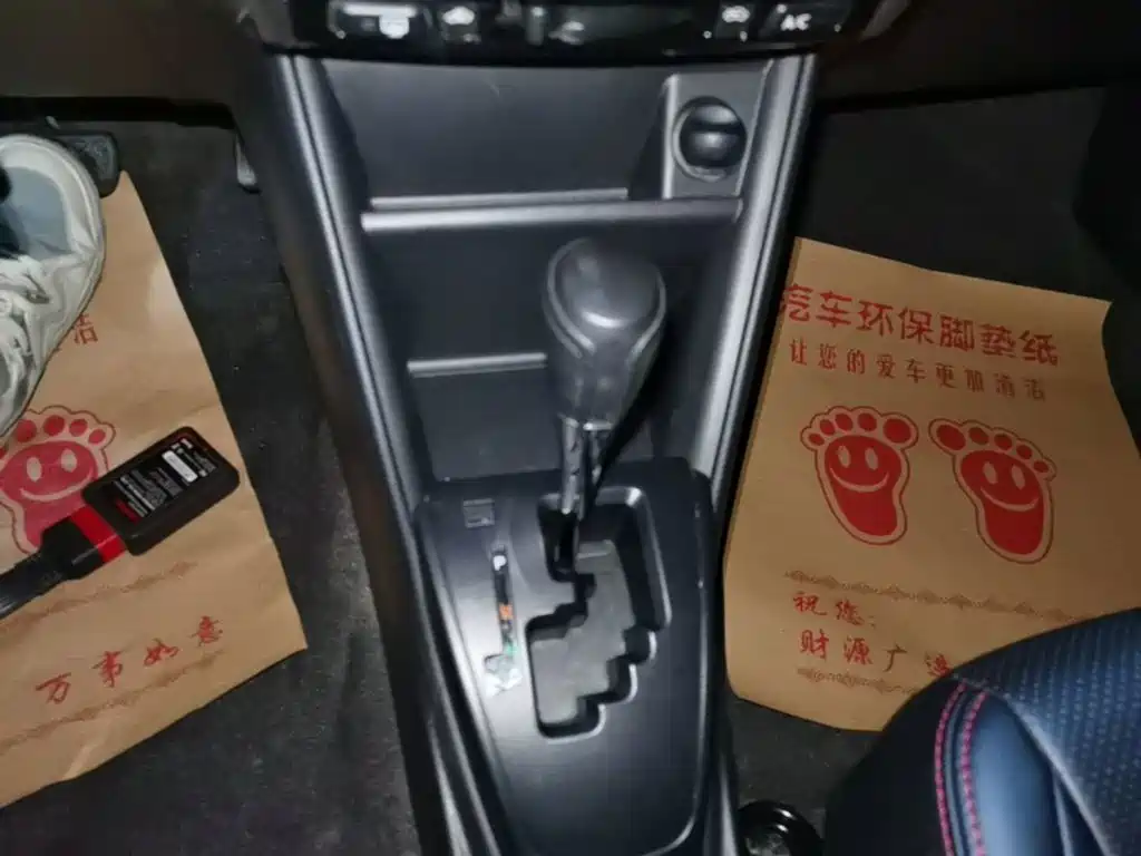 Toyota Yaris L 2021 — фото 14