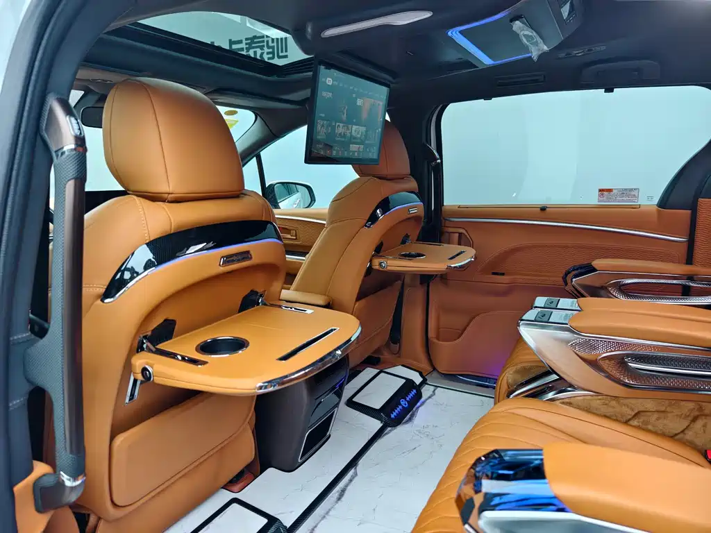 Toyota Granvia — фото 20