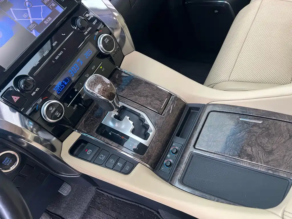 Toyota Alphard 2018 — фото 8
