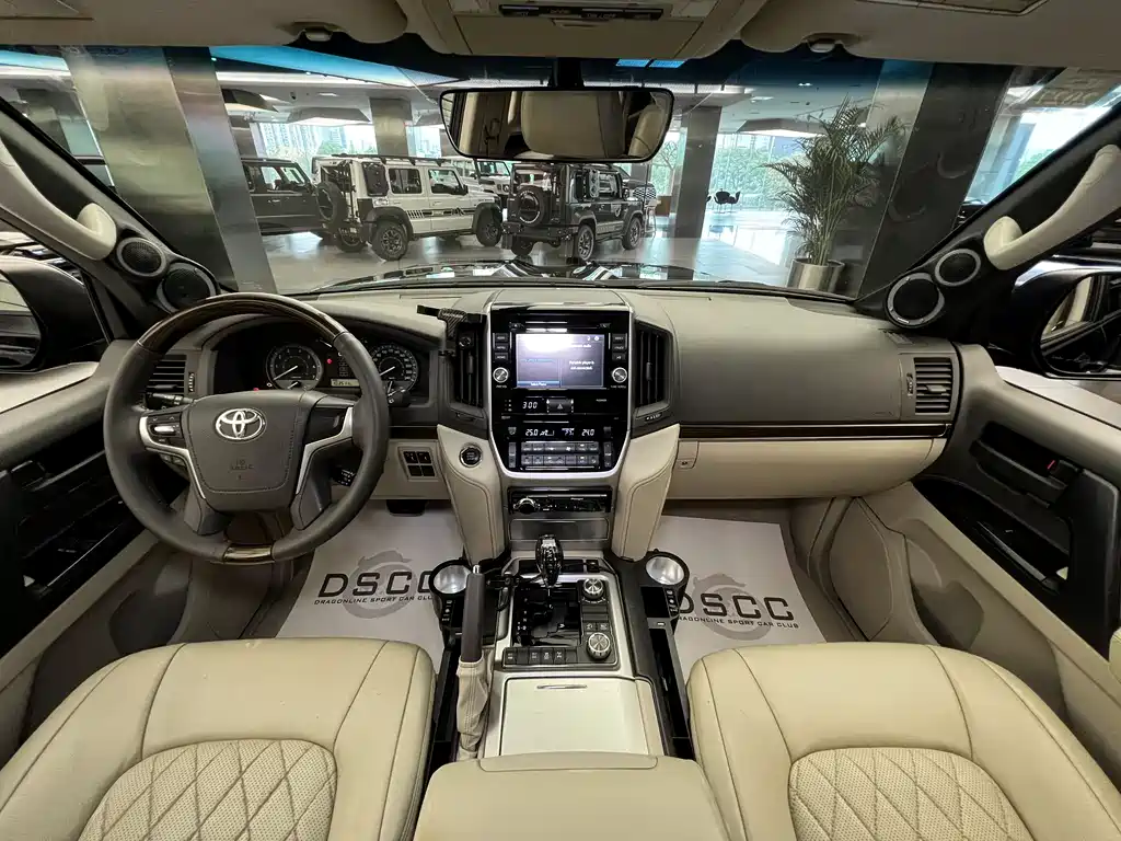 Toyota Land Cruiser 2019 — фото 16