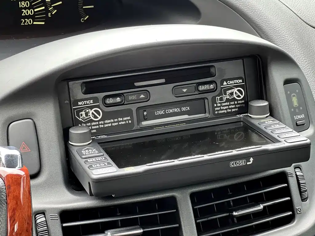 Toyota Previa 2005 — фото 21