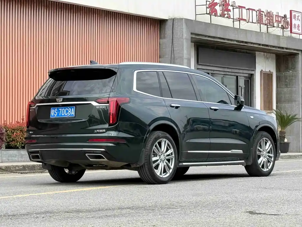 Cadillac XT6 2022 — фото 8