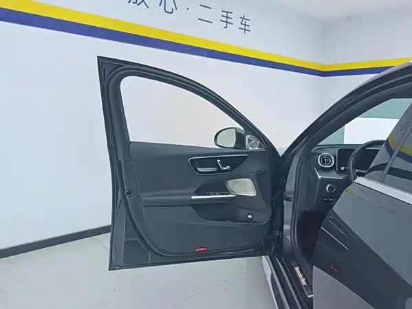 Mercedes-Benz C-Class 2023