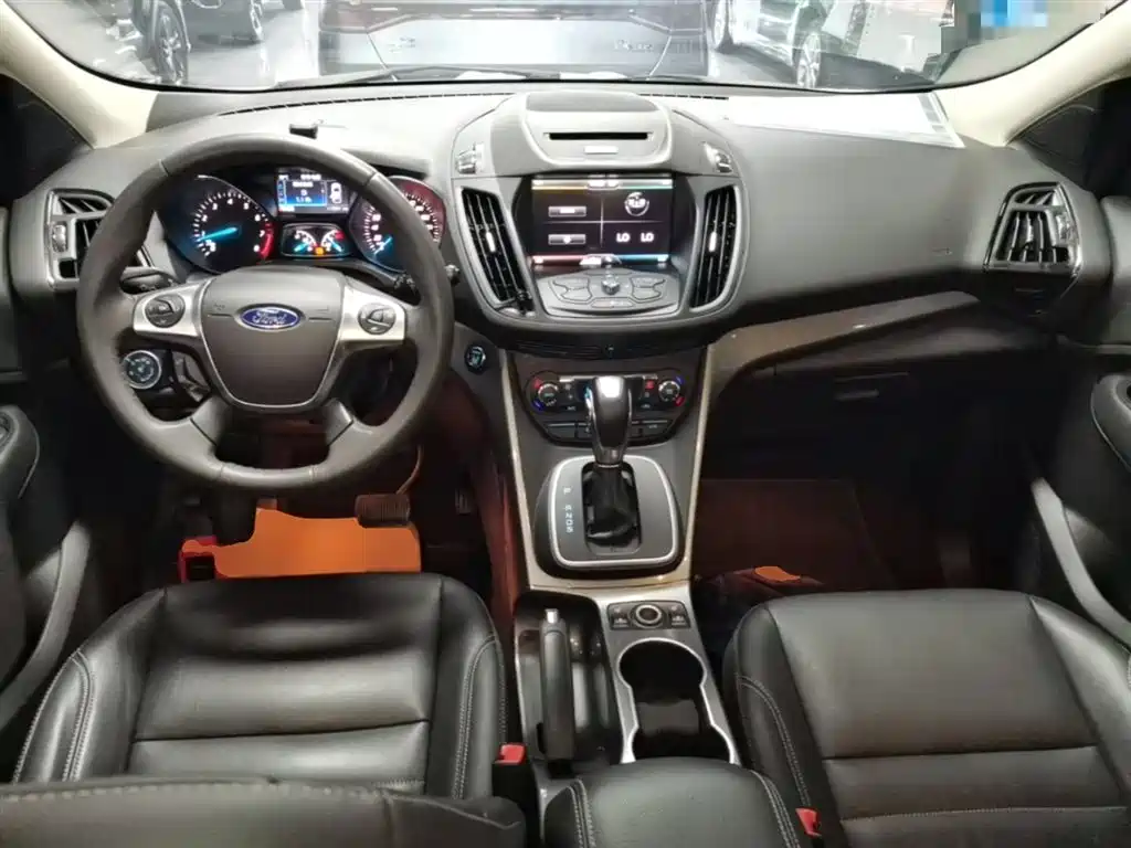 Ford Kuga 2015 — фото 10