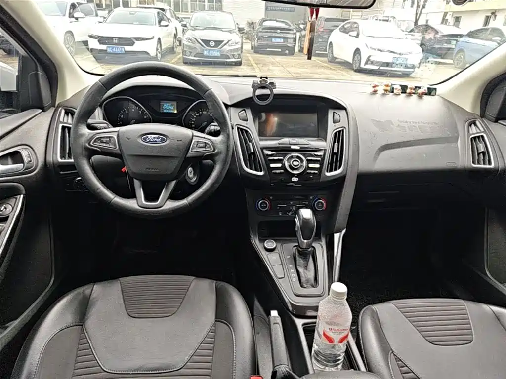 Ford Focus 2017 — фото 10