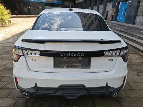 Lynk & Co 03 2020