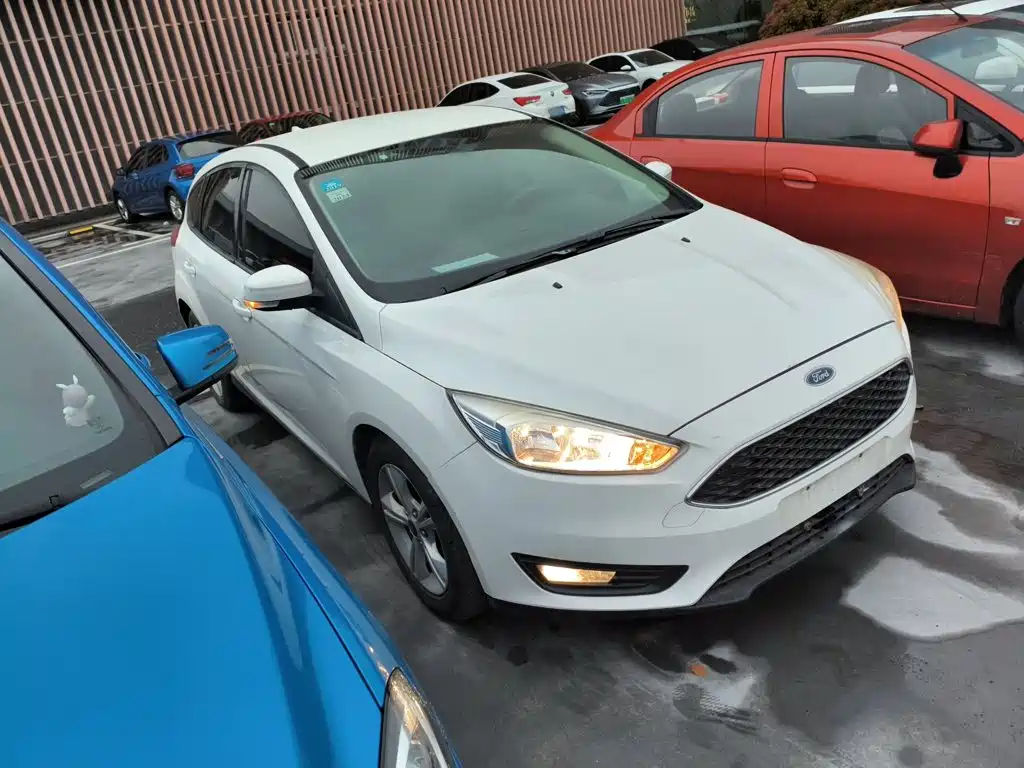 Ford Focus 2017 — фото 22