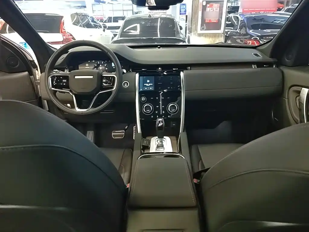 Land Rover Discovery Sport 2023 — фото 10