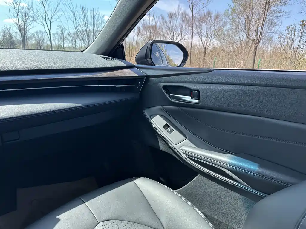 Toyota Avalon 2020 — фото 17