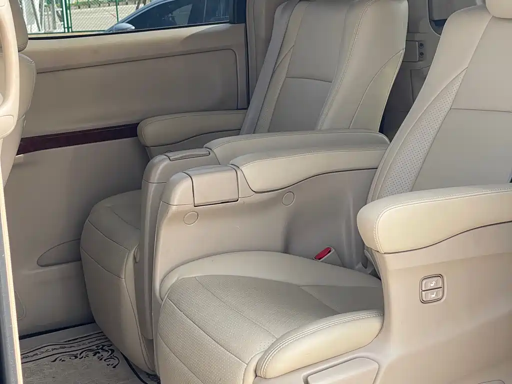 Toyota Alphard 2012 — фото 4