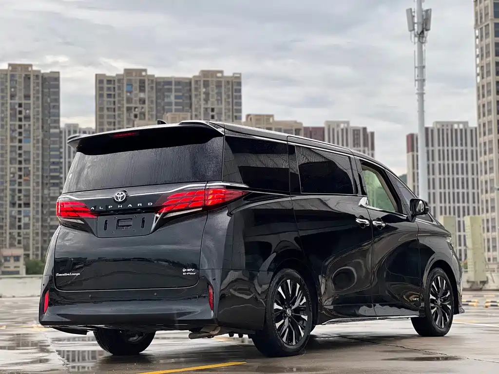 Toyota Alphard 2024 — фото 12