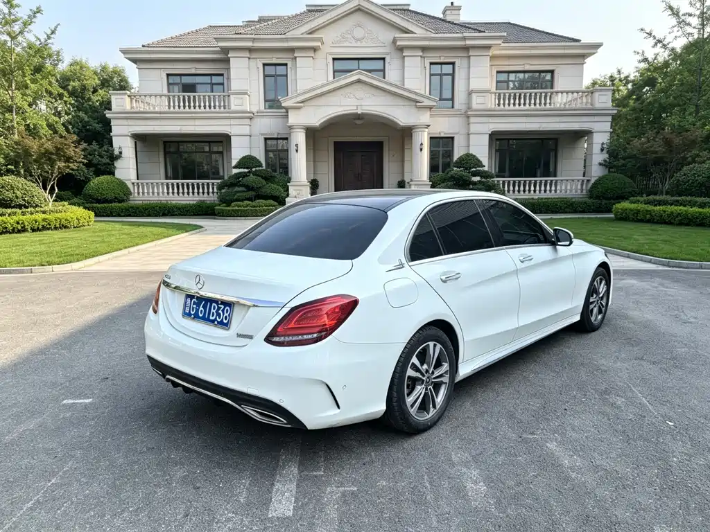 Mercedes-Benz C-Class 2021