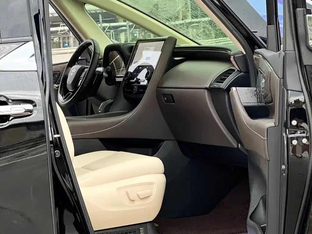 Toyota Alphard 2024