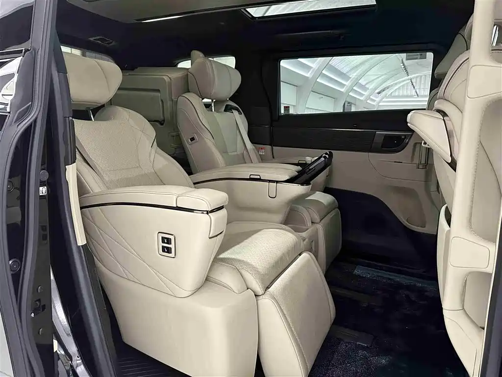 Toyota Alphard 2024 — фото 15