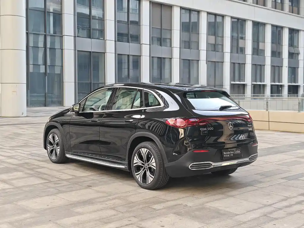 Mercedes-Benz EQE SUV 2025