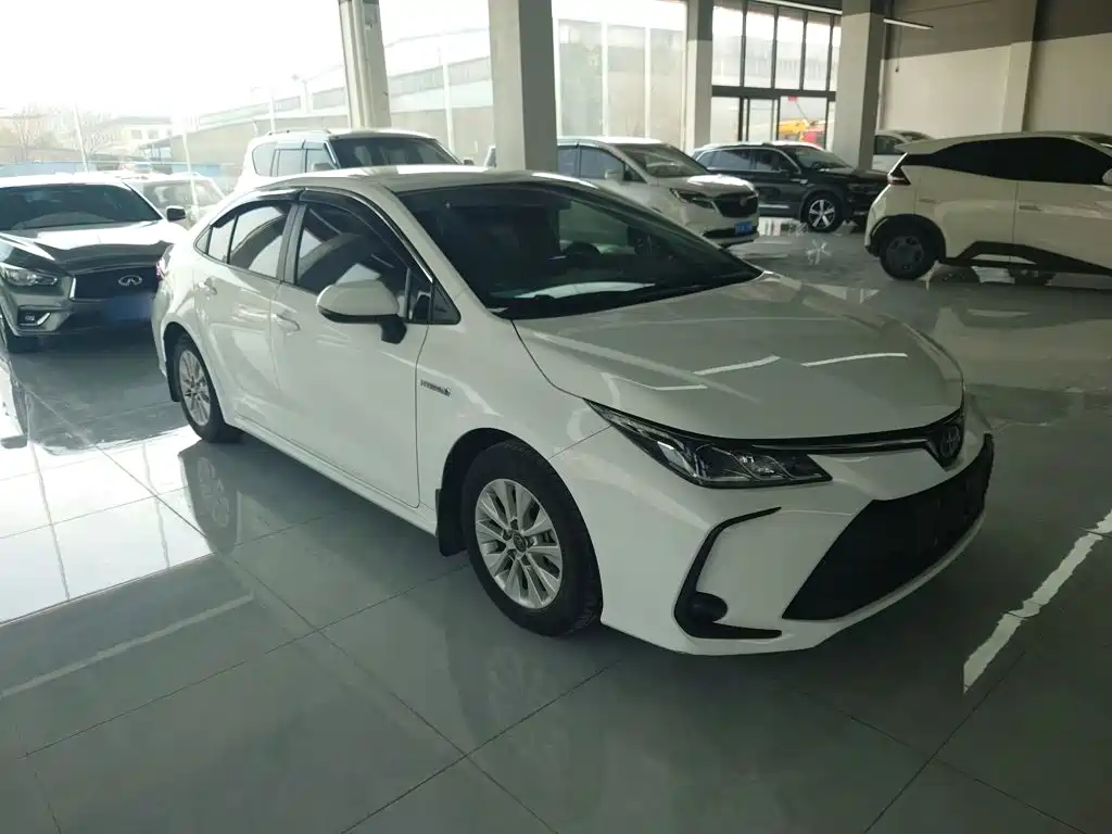 Toyota Corolla 2023 — фото 22
