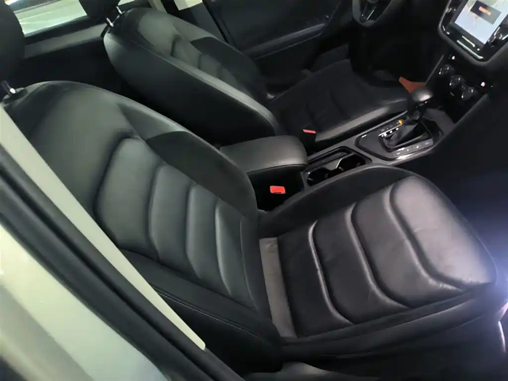 Volkswagen Tiguan L 2018 — фото 25