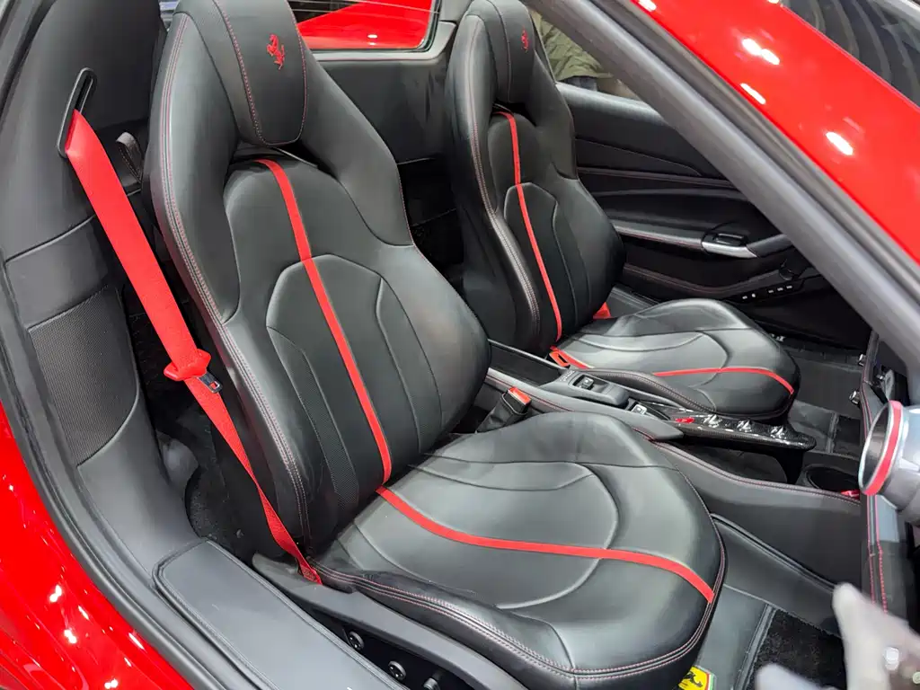 Ferrari F8 2023 — фото 21